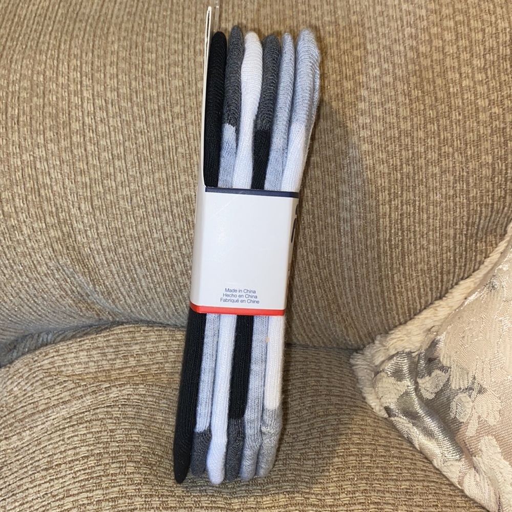 🧦 NWT FILA 6 Liner Socks - Picture 2 of 3
